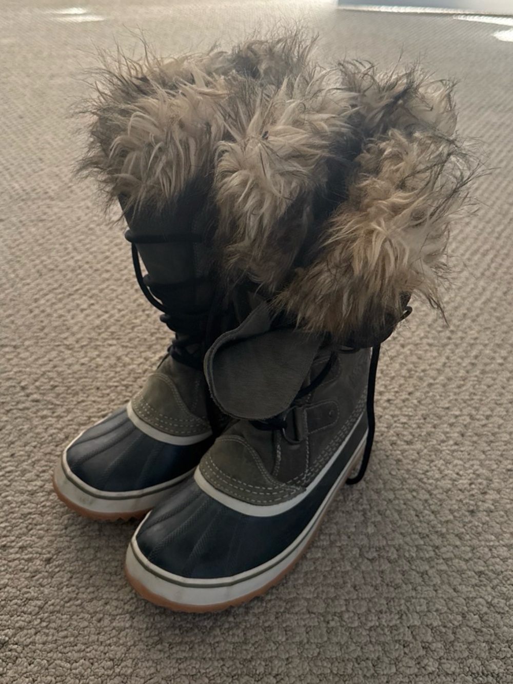 Sorel Womens Brown and Black Faux-Fur Winter Boots